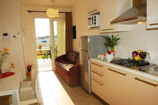 Pool view apartment with private enclosed garden - 0