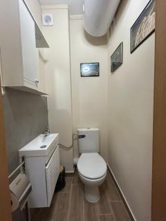 1 minute to main Street Grafa, NDK, FREE Parking, 3BDR - 8