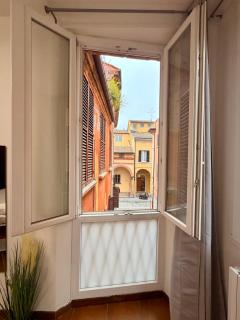 A stone's throw from the Duomo - 6