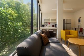 Charm & Green 1BR TLV Beachside By SweetyGuest - 9