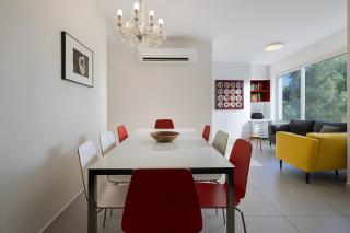 Charm & Green 1BR TLV Beachside By SweetyGuest - 6