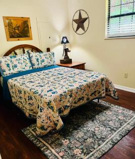 Smoky Mountain Cabin with HOTTUB - 3