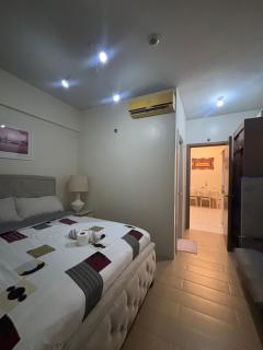 Stay-cation 150Newport Boulevard Southwing - 3