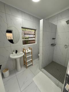 Tambo Touchdown Suites - 7