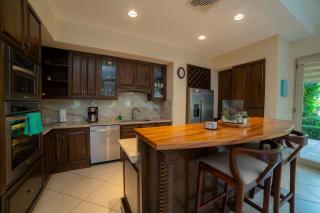 Bella Vista 3F- 3 bdr 3 1 and a half Bath Family - 6