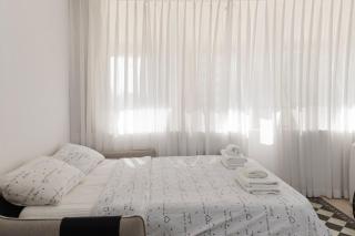 Cool studio with a sea side view and a shelter - 8