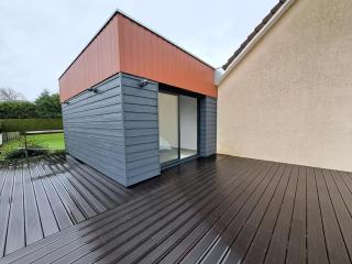 Chambre avec salle de bain privative et borne de recharge électrique T2 - 7