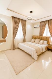 Wells 1 One Bedroom Apartment - 1