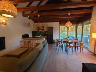 Erdő mellett lebzselő - 0