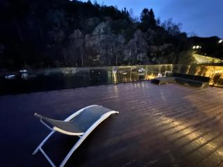 Aurora Bliss - Luxury Waterfront Apartment near Bergen with Sauna & Jacuzzi - 3