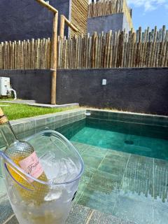 MHV Milagres - Studio Guadalupe 05, quarto e sala privativo a poucos metros da Praia do Marceneiro - 3