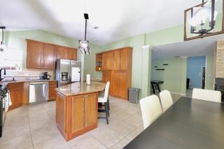 Beautiful home with heated spa and heated pool - 9