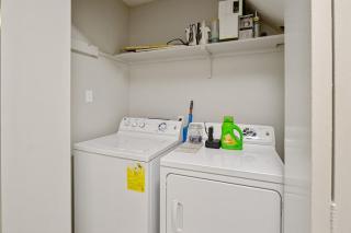 Three bedroom townhome - 9