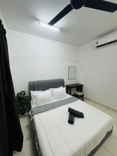 KLIA Stay 1 by Estell - 2