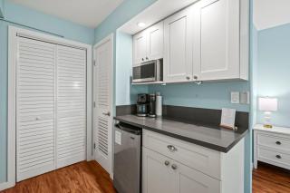 FLASH SALE! Cozy Studio Steps to Kamaole 2 Beach - 2