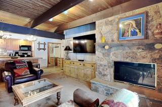 Timberline Condominiums 1 Bedroom Standard Unit C2F - 0