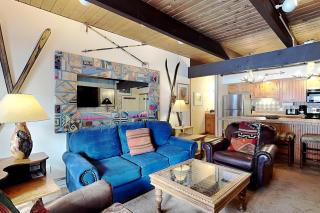 Timberline Condominiums 1 Bedroom Standard Unit C2F - 6