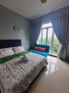 Cozy Corner Haven near Venice Grand Canal Mall - 9