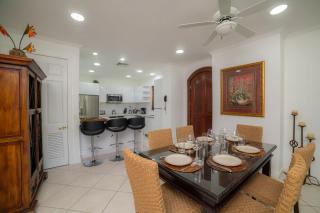 Colina 5D - 3 bdr 2 bath Family - 0