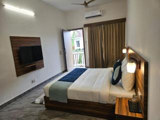 Corbett Crown Resort - 2