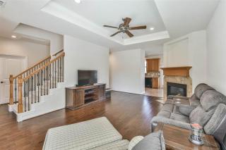 Enchanted April Lake House 3 Bed 2 Bath - 8