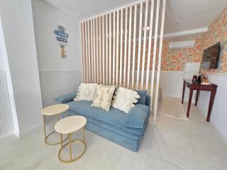 Sun & Palms - Beach Vibe Designer Apartment - 1