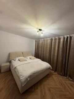 1 Mai Apartament - 0