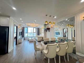 Căn hộ 3 phòng ngủ - 4