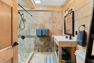 Ski In Ski Out Hunter Mtn Seasonal Pool Access w Panoramic Views Hike Swim Fish Unwind - 6