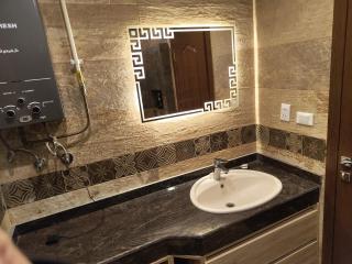 Modern 3-Bedroom Apartment Near Airport, New Cairo & Pyramids - 1