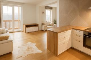 Bright apartment with balcony and view of Medvědín - 5