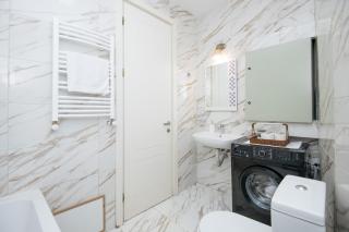 Cozy Georgian-style 1BR in Axis Towers - 2