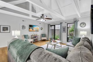 674 Queen's Grant - 3