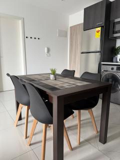 Executive 1-Bedroom at Loxwood by LivWell Suites - 2
