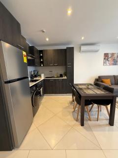 Executive 1-Bedroom at Loxwood by LivWell Suites - 5