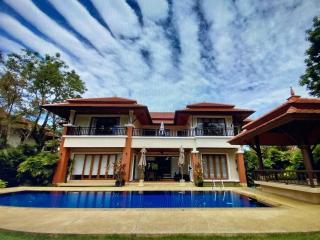 Spacious Villa with Pool, Garden & Club facilities - 0