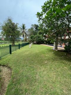 Spacious Villa with Pool, Garden & Club facilities - 4