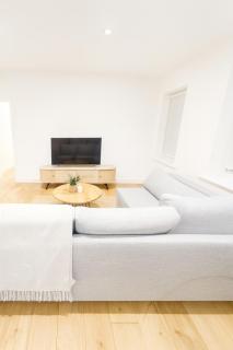 2 Bedroom Central Reading - RG1 Highgrove Mews - 9