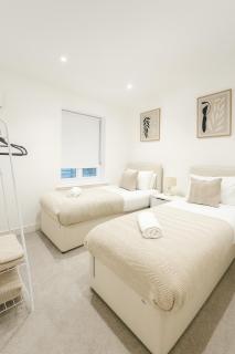 2 Bedroom Central Reading - RG1 Highgrove Mews - 8