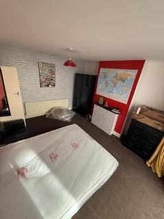 spacious King bed 30FT Room - 8