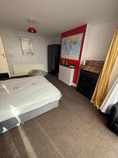 spacious King bed 30FT Room - 3