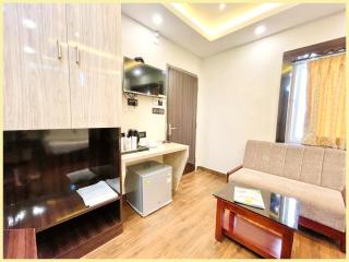 Sea View From Rooftop The AOP Luxuaray Hotel - Jagannath Temple - Sea Beach - Lift-Parking And Restaurant Facilities - Fully Air Conditioning Luxuary Rooms - Best Hotel In Puri - 1