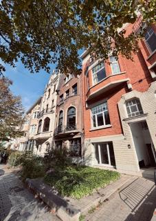 Cosy 2-Bedroom Apartment for 4 Guests near Sint-Pieters Station, Perfect for Exploring Historic Ghent - 8