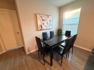 Modern and Cozy Home in HTX - 6