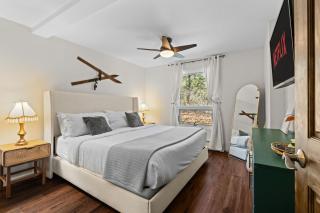 Ski In Ski Out Cabin on Hunter Mtn Seasonal Pool Access w Panoramic Views Hike Swim Fish Relax - 8