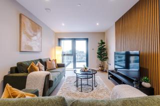 Luxury 2 bed apartment- Leeds city centre- large private terrace & free parking - 9