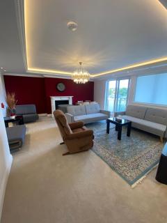 Luxury 3 Bedrooms Kensington HS - 0