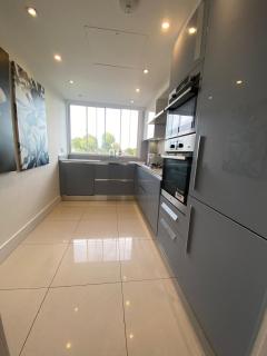 Luxury 3 Bedrooms Kensington HS - 3