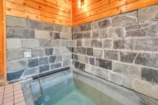 Wooded Getaway Steam Shower plus Hot Tub - 7