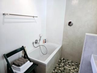 Stellenbosch Cottage, House & Garden of your own - 1